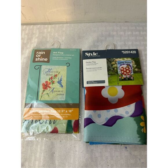 2 Art Flag Garden Flags Mini flags 12.5x18 Summer Blooms "Hover in the Moment" n - Picture 1 of 2